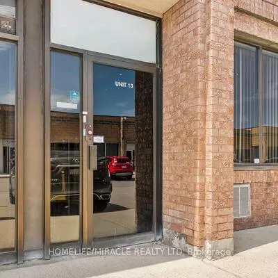 2400,&nbsp;Wyecroft, 1014 - QE Queen Elizabeth, Oakville