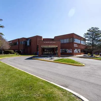 1060, Speers, 1014 - QE Queen Elizabeth, Oakville