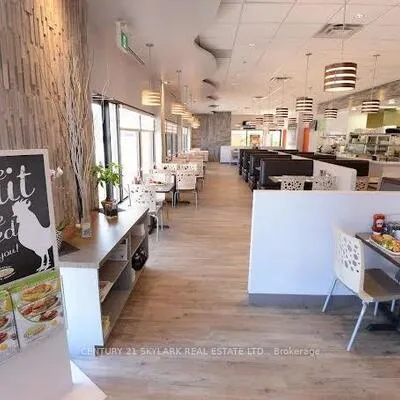 280, North Service, 1014 - QE Queen Elizabeth, Oakville