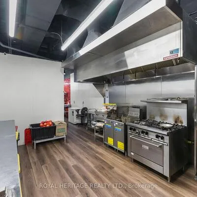 2501,&nbsp;Third, 1022 - WT West Oak Trails, Oakville
