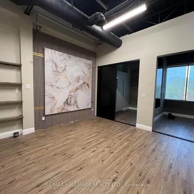 3485,&nbsp;Rebecca, 1014 - QE Queen Elizabeth, Oakville