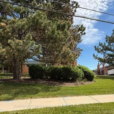 123,&nbsp;Newkirk, Crosby, Richmond Hill