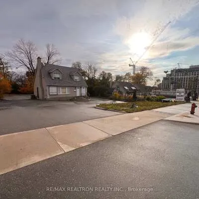 9883, Yonge, Harding, Richmond Hill