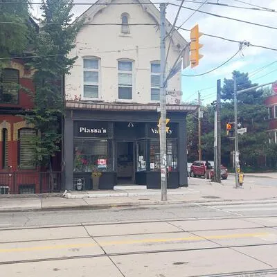 374,&nbsp;Dundas, Moss Park, Toronto