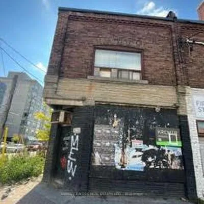 1747,&nbsp;Eglinton, Oakwood Village, Toronto