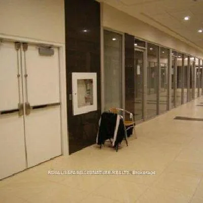 384,&nbsp;Yonge, Bay Street Corridor, Toronto