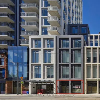 752,&nbsp;Bathurst, Palmerston-Little Italy, Toronto
