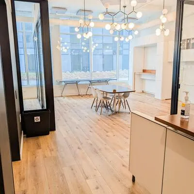 130, Queens, Waterfront Communities C8, Toronto