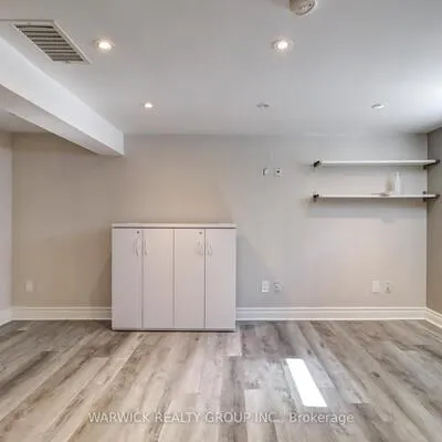 123,&nbsp;Sheppard, Willowdale East, Toronto