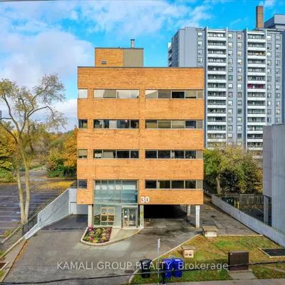 30,&nbsp;Drewry, Newtonbrook West, Toronto