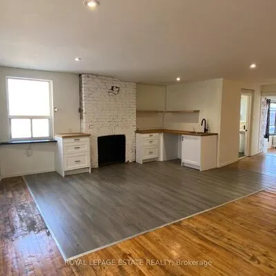 155,&nbsp;Richmond, Moss Park, Toronto