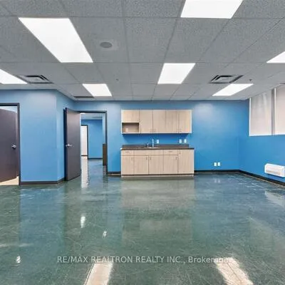 685,&nbsp;Sheppard, Bayview Village, Toronto