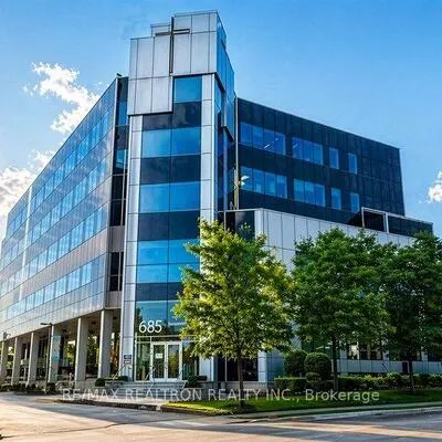 685,&nbsp;Sheppard, Bayview Village, Toronto