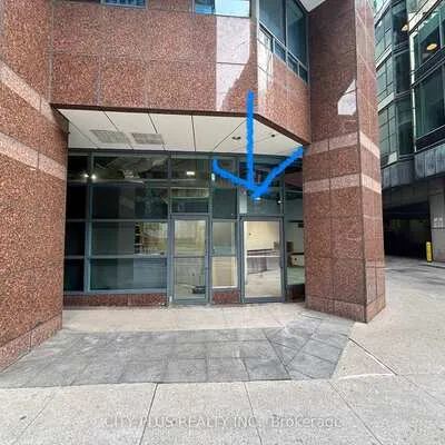 33,&nbsp;University, Bay Street Corridor, Toronto