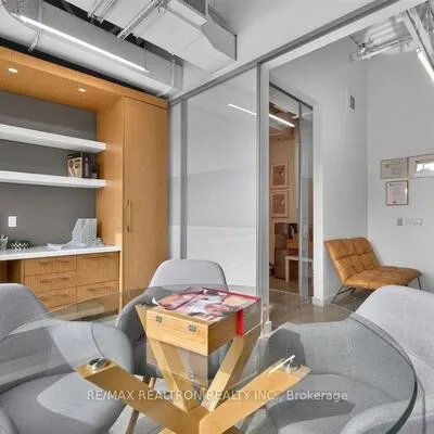 685,&nbsp;Sheppard, Bayview Village, Toronto
