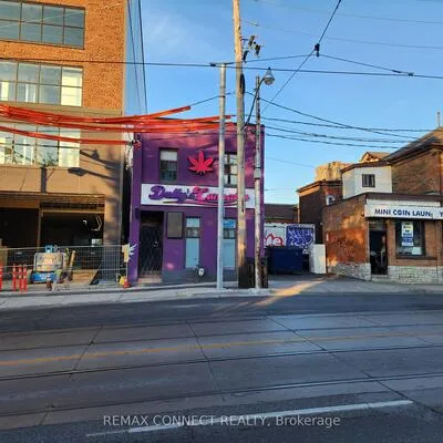1105,&nbsp;Bathurst, Annex, Toronto