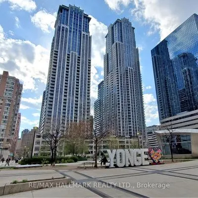 384,&nbsp;Yonge, Bay Street Corridor, Toronto