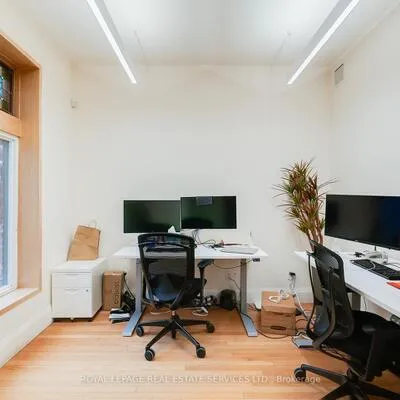 54 1/2,&nbsp;St Patrick, Kensington-Chinatown, Toronto
