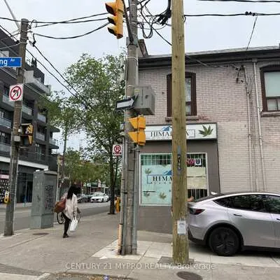 871,&nbsp;Dundas, Trinity-Bellwoods, Toronto
