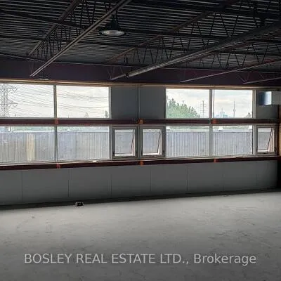 45,&nbsp;Industrial, Thorncliffe Park, Toronto