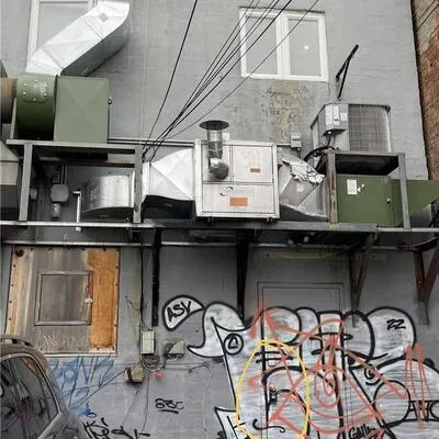 357,&nbsp;Spadina, Kensington-Chinatown, Toronto