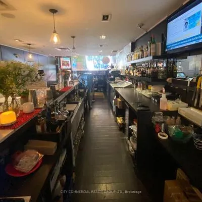 114,&nbsp;Cumberland, Annex, Toronto