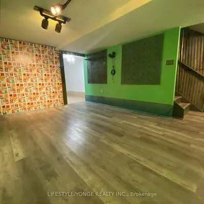 609,&nbsp;Queen, Waterfront Communities C1, Toronto
