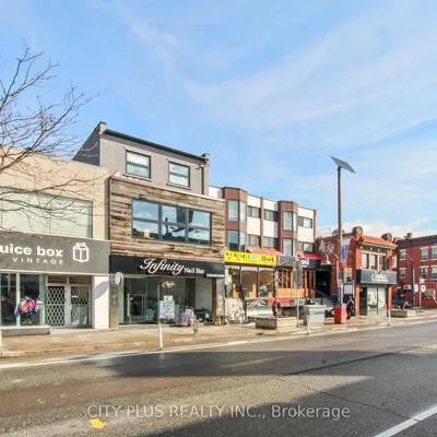 704,&nbsp;Bloor, Annex, Toronto
