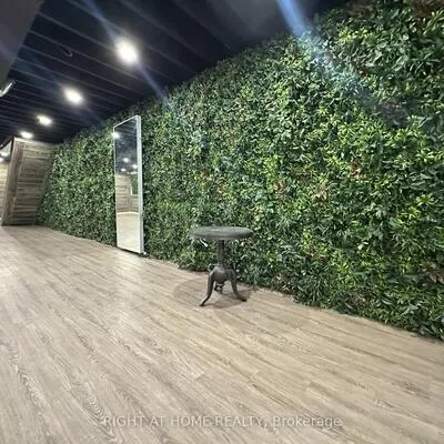 1639,&nbsp;Eglinton, Oakwood Village, Toronto