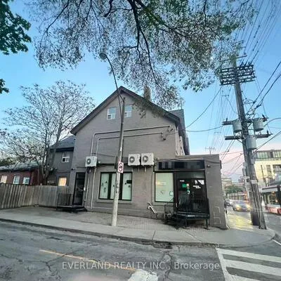 217,&nbsp;Bathurst, Kensington-Chinatown, Toronto
