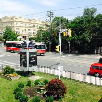 226,&nbsp;Bathurst, Trinity-Bellwoods, Toronto