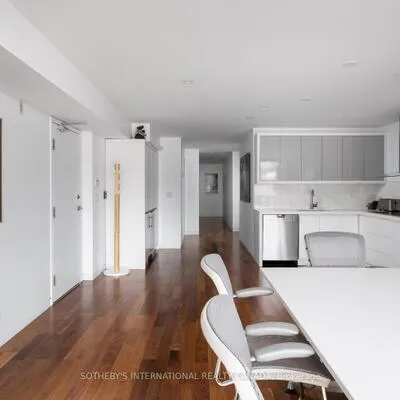 101,&nbsp;Scollard, Annex, Toronto