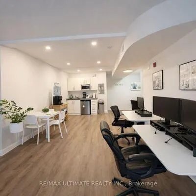 460,&nbsp;College, Palmerston-Little Italy, Toronto