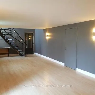 33, Villiers, South Riverdale, Toronto