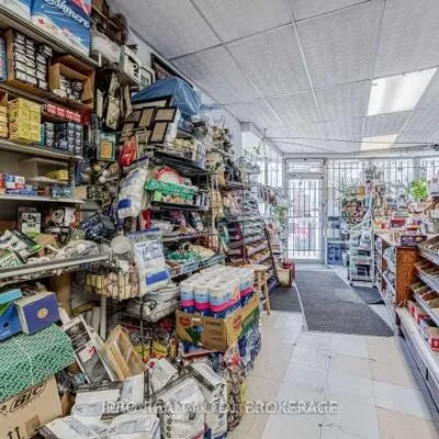 603,&nbsp;Logan, North Riverdale, Toronto