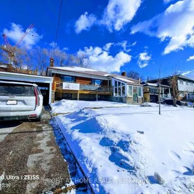 1785,&nbsp;Victoria Pk, Wexford-Maryvale, Toronto