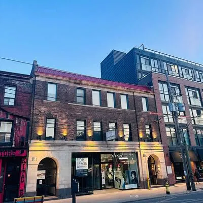 909,&nbsp;Queen, South Riverdale, Toronto