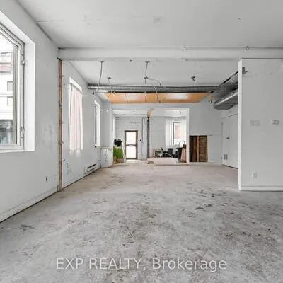 1558,&nbsp;Queen, Greenwood-Coxwell, Toronto