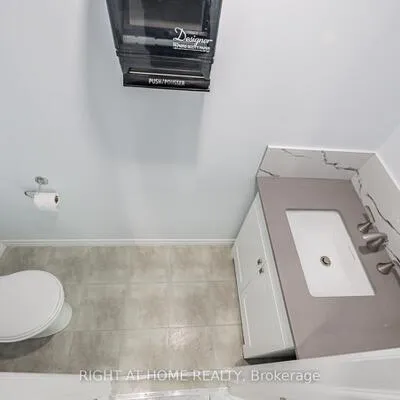 600,&nbsp;Gerrard, North Riverdale, Toronto