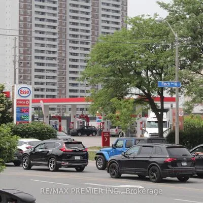 2300,&nbsp;Finch, Humber Summit, Toronto