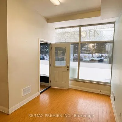 269,&nbsp;Scarlett, Rockcliffe-Smythe, Toronto