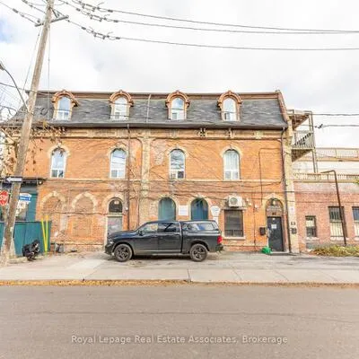 83,&nbsp;Elm Grove, South Parkdale, Toronto