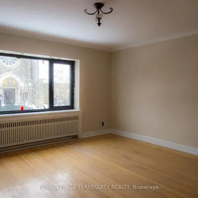 3042,&nbsp;Bloor, Kingsway South, Toronto