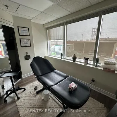 86,&nbsp;Guided, West Humber-Clairville, Toronto