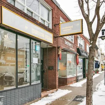 1680, St Clair, Weston-Pellam Park, Toronto