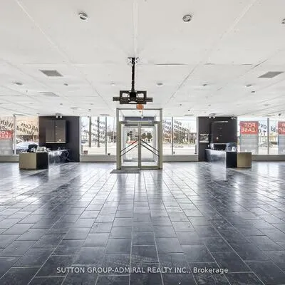 1015,&nbsp;Finch, York University Heights, Toronto