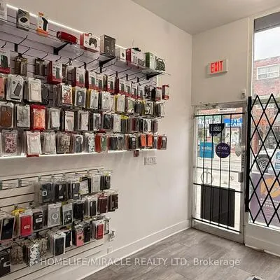 1084,&nbsp;Bloor, Dovercourt-Wallace Emerson-Junction, Toronto