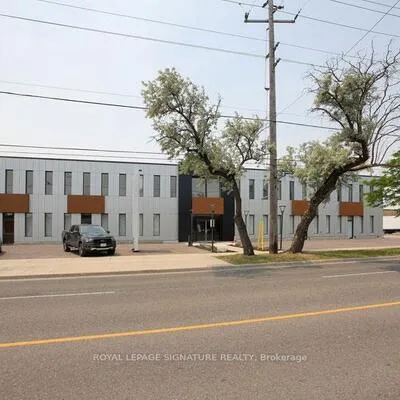 120,&nbsp;Norfinch, Black Creek, Toronto