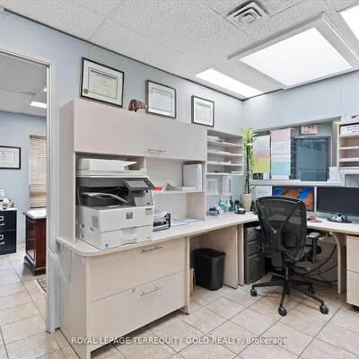 1662 & 1664,&nbsp;Dufferin, Corso Italia-Davenport, Toronto