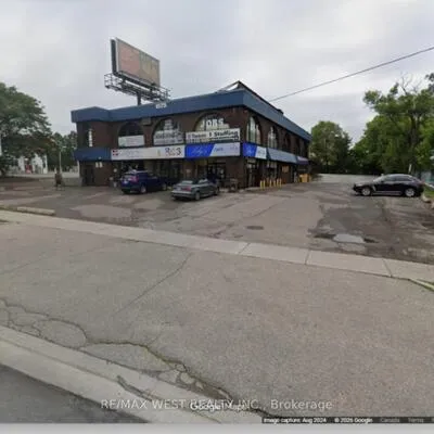 1575,&nbsp;Lawrence, Brookhaven-Amesbury, Toronto